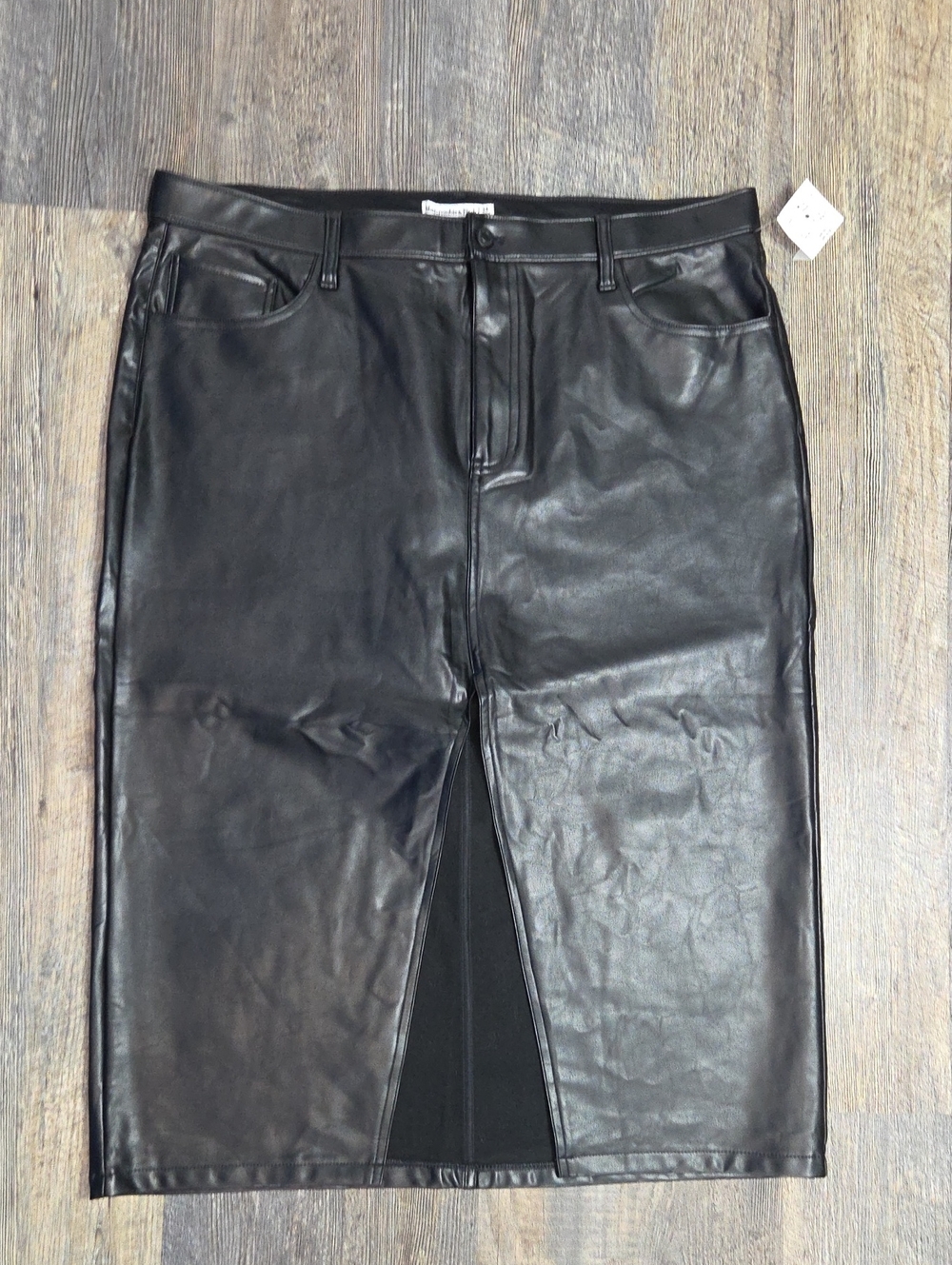 Abercrombie & Fitch Black Faux Leather Skirt - Slim Straight